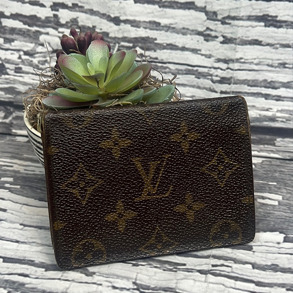 Louis Vuitton - Id/Card Holder - Bi-Fold